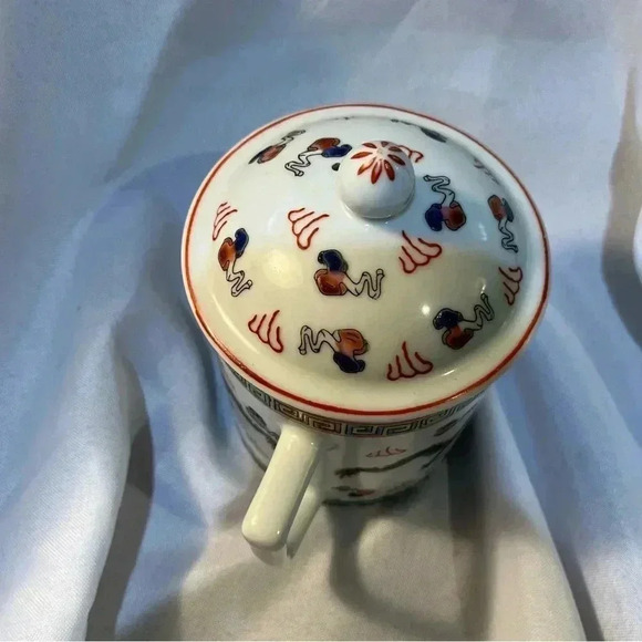 Vintage Traditional Chinese Tea Mugs with Lids - Picture 4 of 9